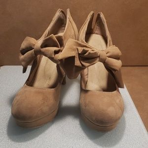 Tan heels